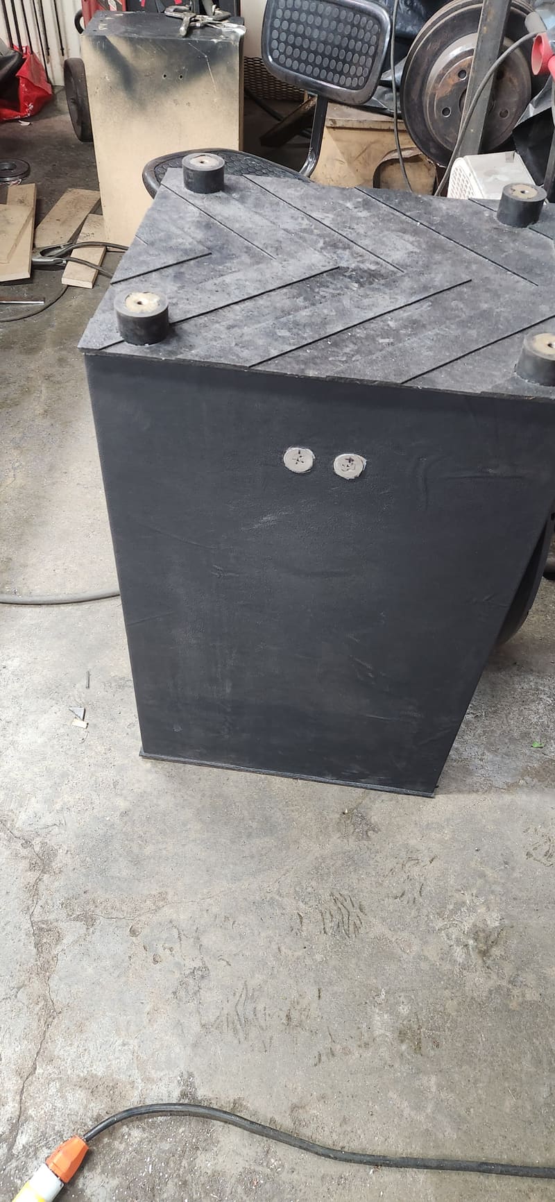 Toolbox Speakers 2.0 - Paint